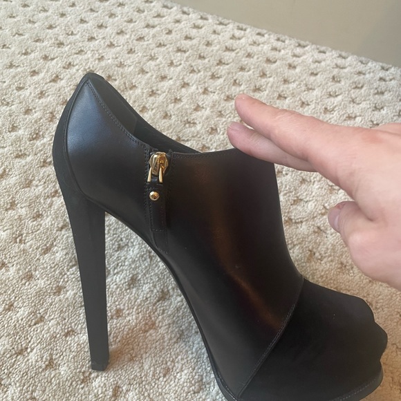 Louis Vuitton high heeled booties - Picture 3 of 12